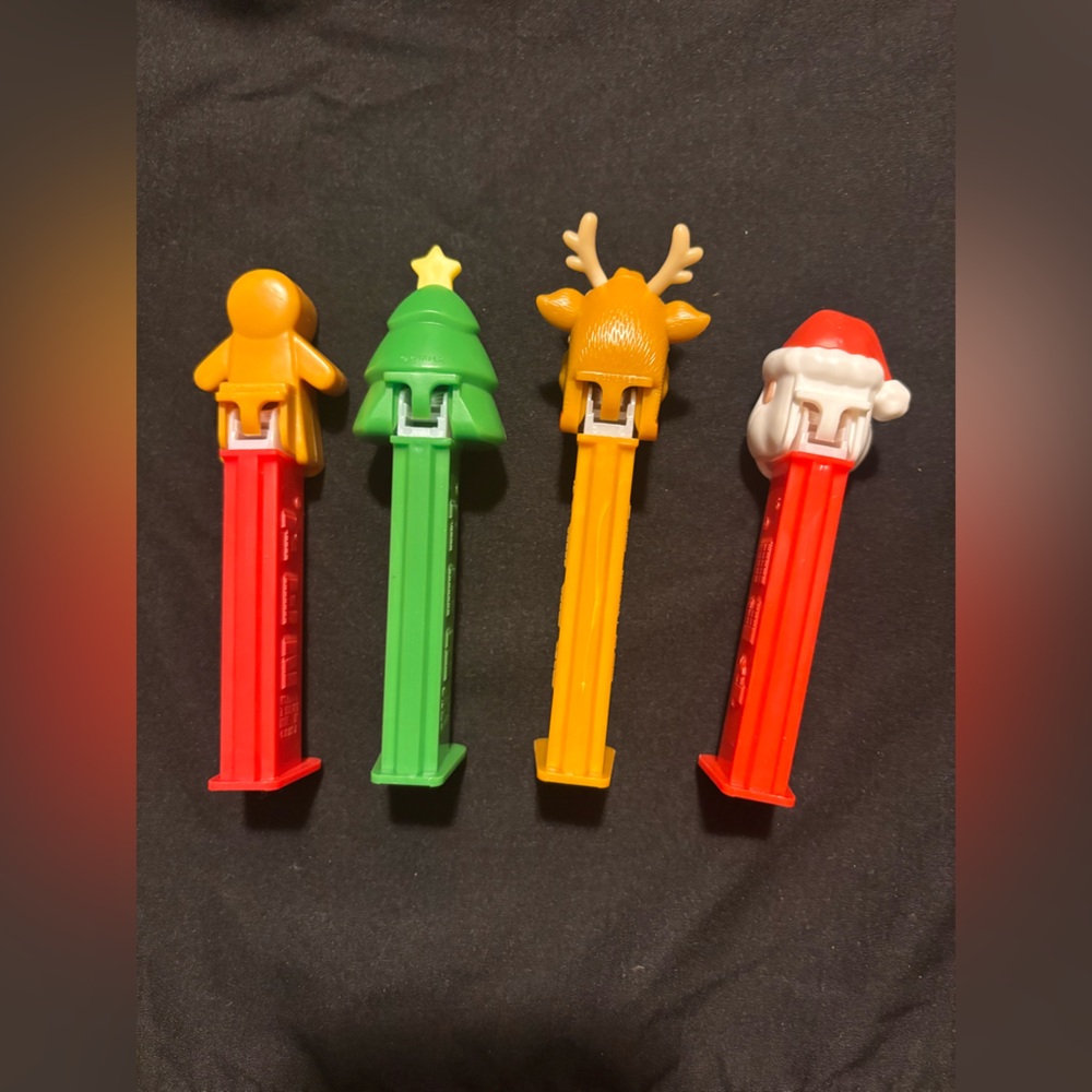 PEZ Dispenser Christmas Themed Set of 4 - Picture 2 of 2